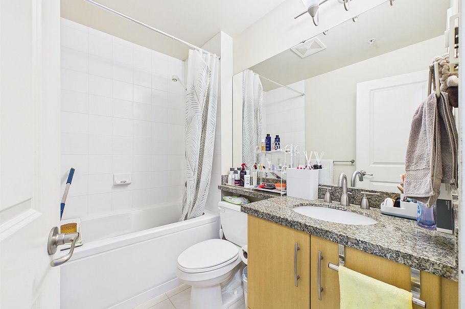 6222 Logan Lane Vancouver, BC - 12
