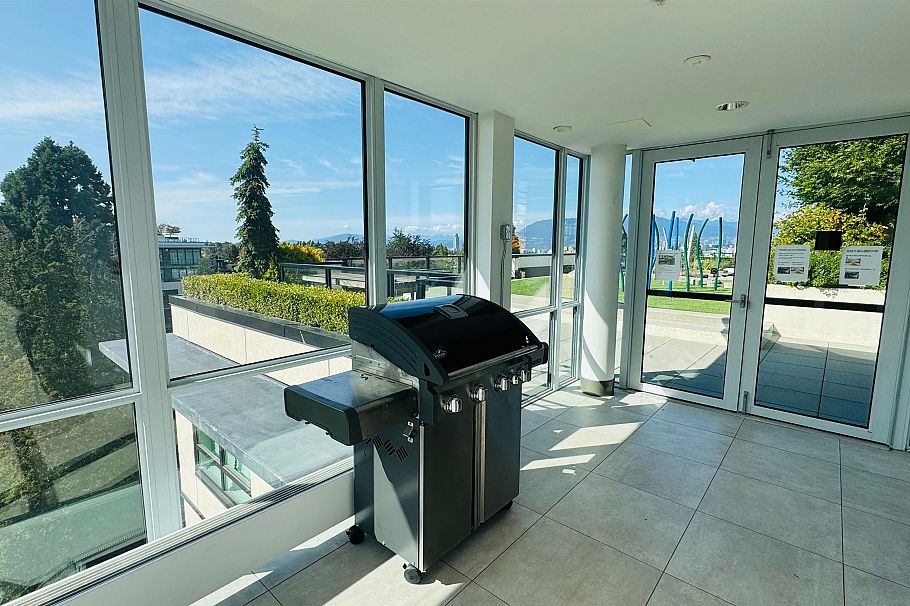 303 4408 Cambie Street Vancouver, BC - 14