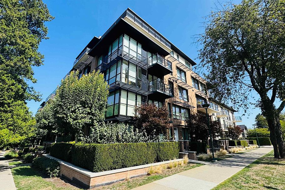 303 4408 Cambie Street Vancouver, BC - 2