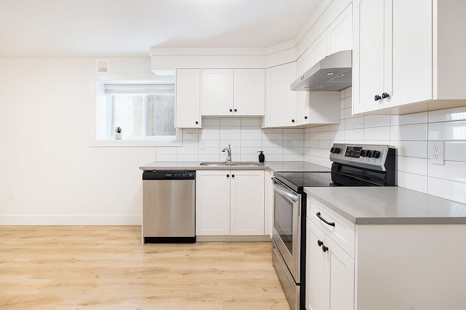 1750 Dempsey Road North Vancouver, BC - 34