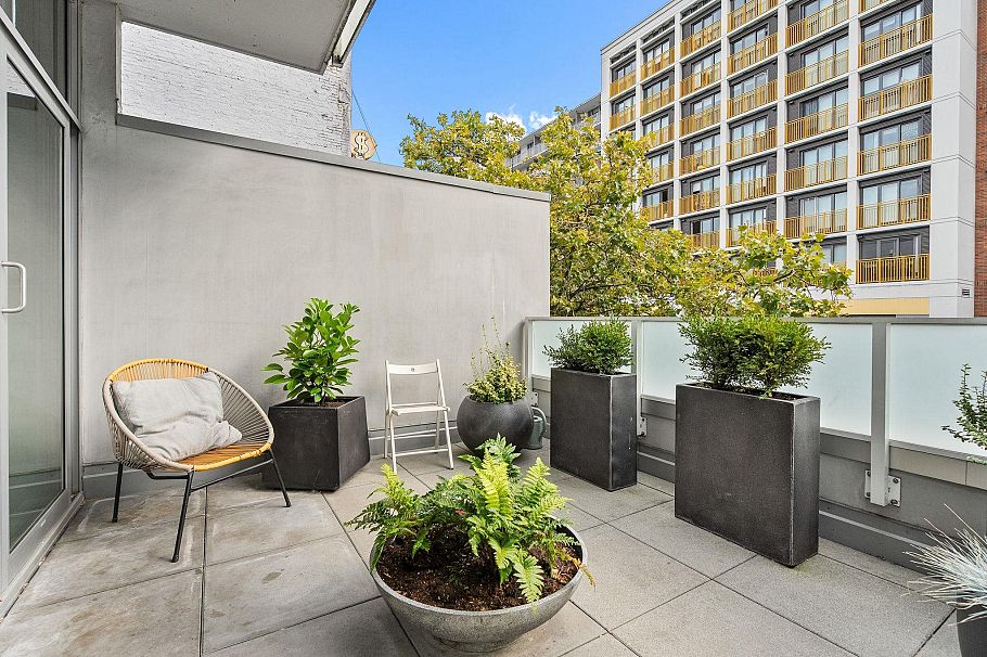 409 53 W Hastings Street Vancouver, BC - 6