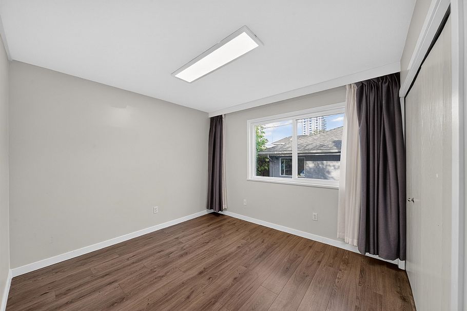 5483 Columbia Street Vancouver, BC - 23