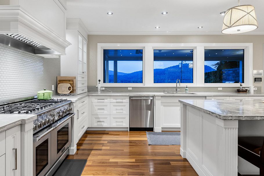 791 Beachview Drive North Vancouver, BC - 11