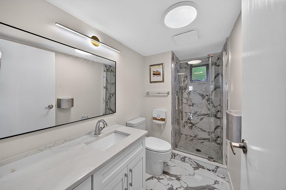 5483 Columbia Street Vancouver, BC - 22