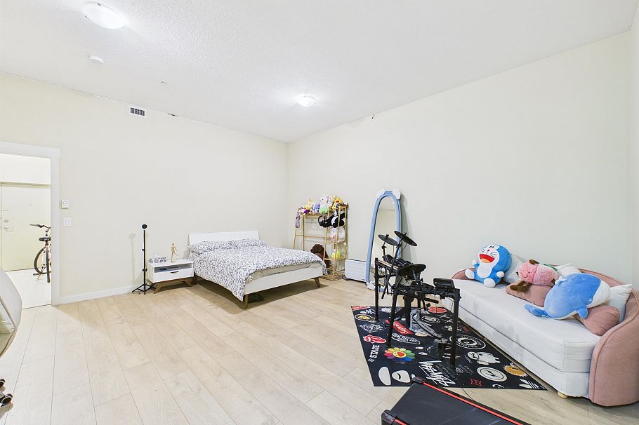 6222 Logan Lane Vancouver, BC - 8