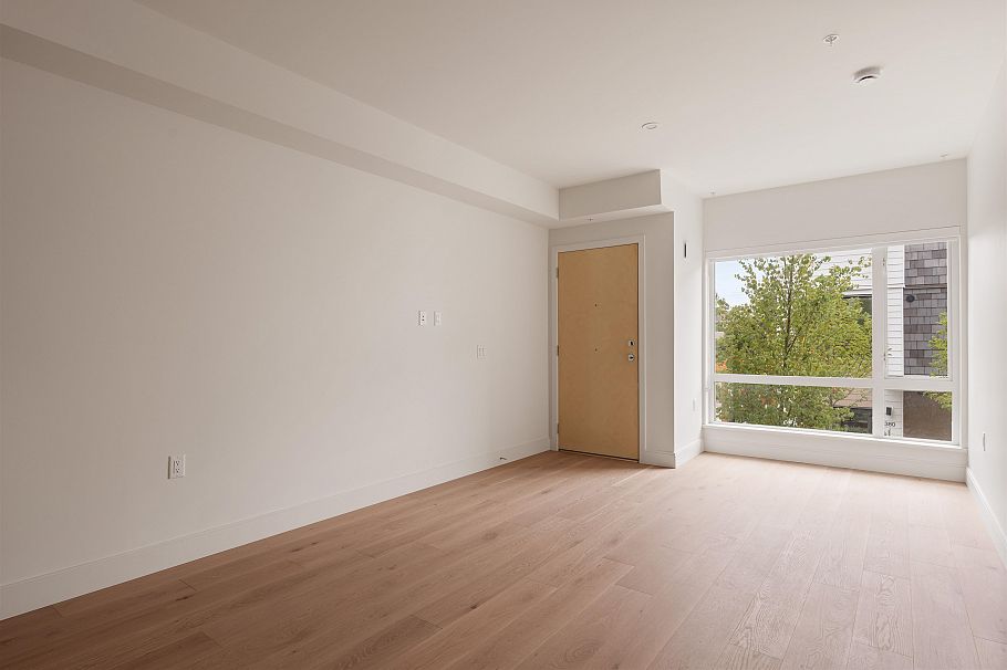 207 378 W 45th Avenue Vancouver, BC - 5