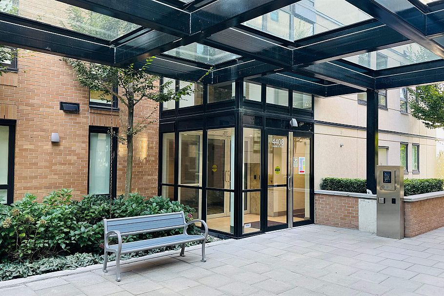 303 4408 Cambie Street Vancouver, BC - 4