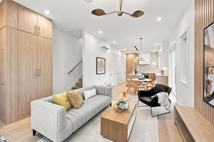 2 2509 Kitchener Street Vancouver, BC - 3
