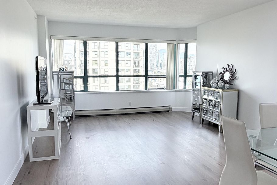 803 1438 W 7th Avenue Vancouver, BC - 4