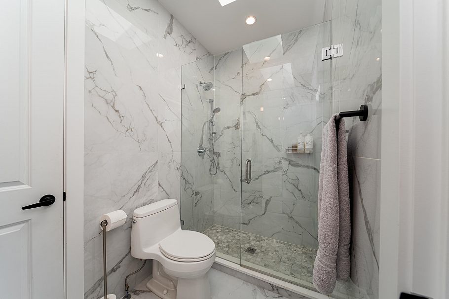 6007 Larch Street Vancouver, BC - 17