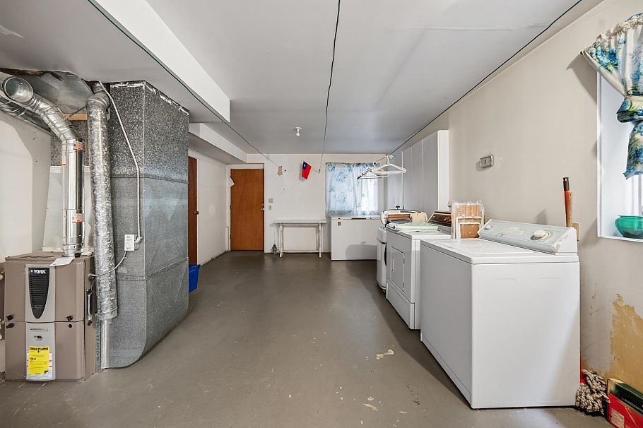 3660 E 22nd Avenue Vancouver, BC - 24