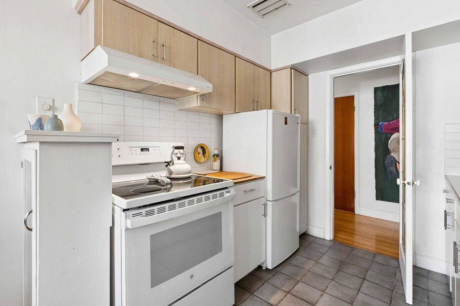 304 1246 Cardero Street Vancouver, BC - 24