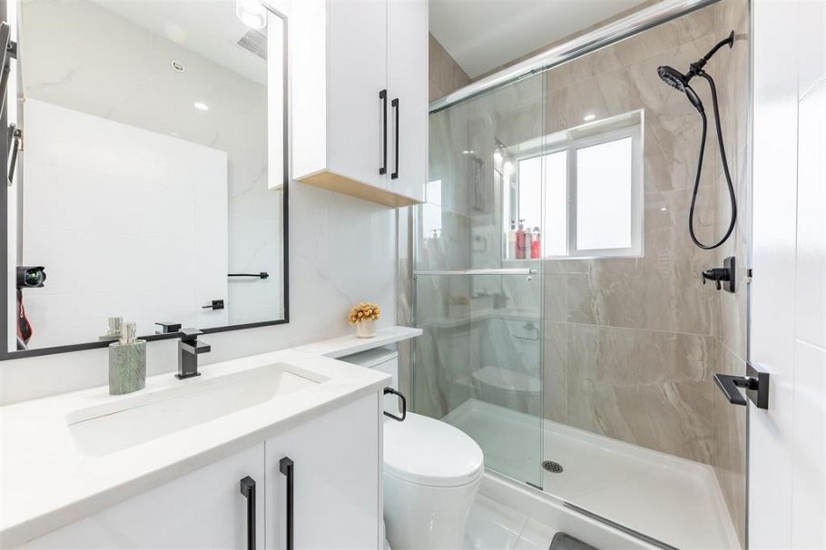2975 E 42nd Avenue Vancouver, BC - 26