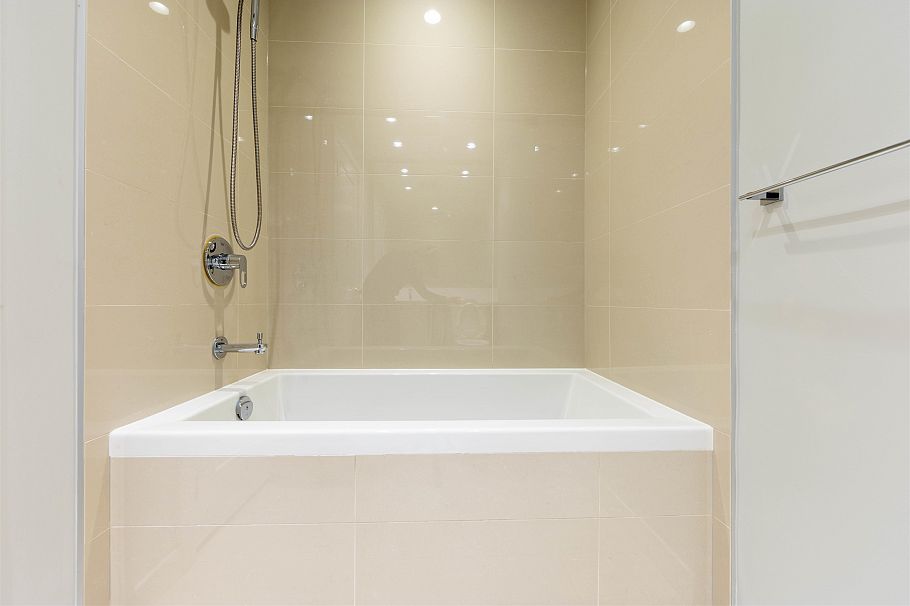 504 118 Carrie Cates Court North Vancouver, BC - 11
