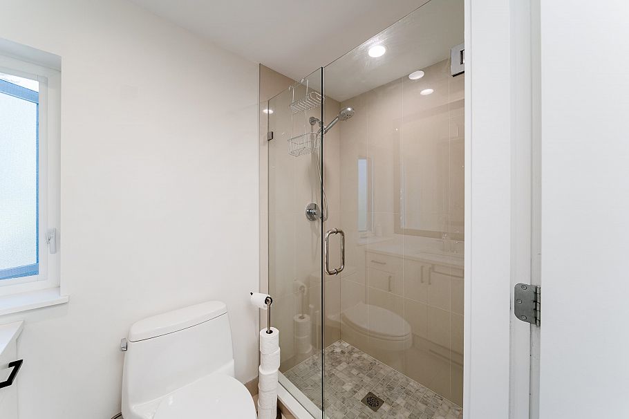 6007 Larch Street Vancouver, BC - 35