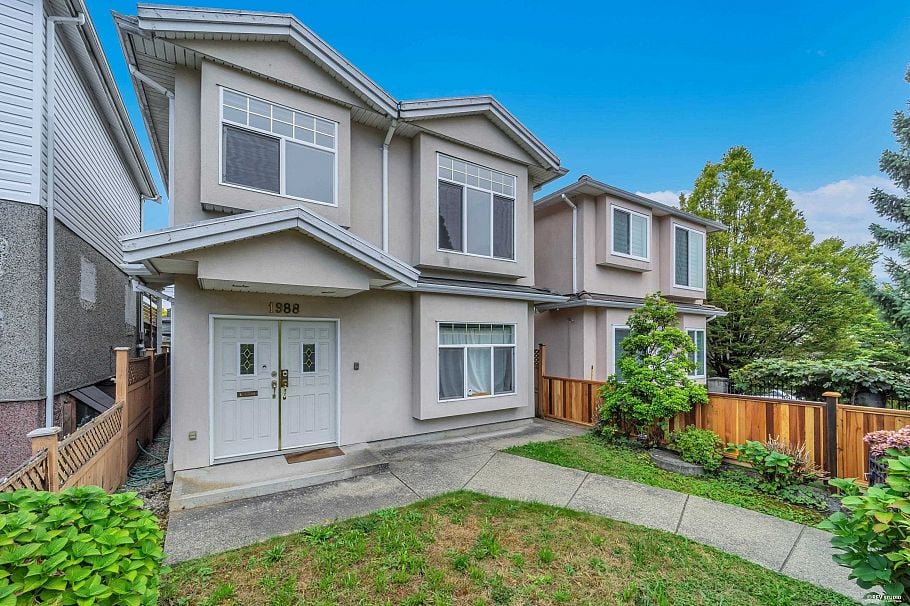 1988 Nanaimo Street Vancouver, BC - 32