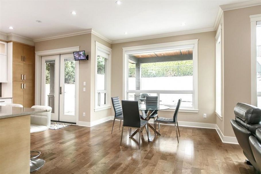 1132 Cloverley Street North Vancouver, BC - 8
