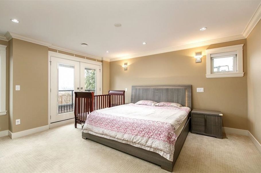 1132 Cloverley Street North Vancouver, BC - 11