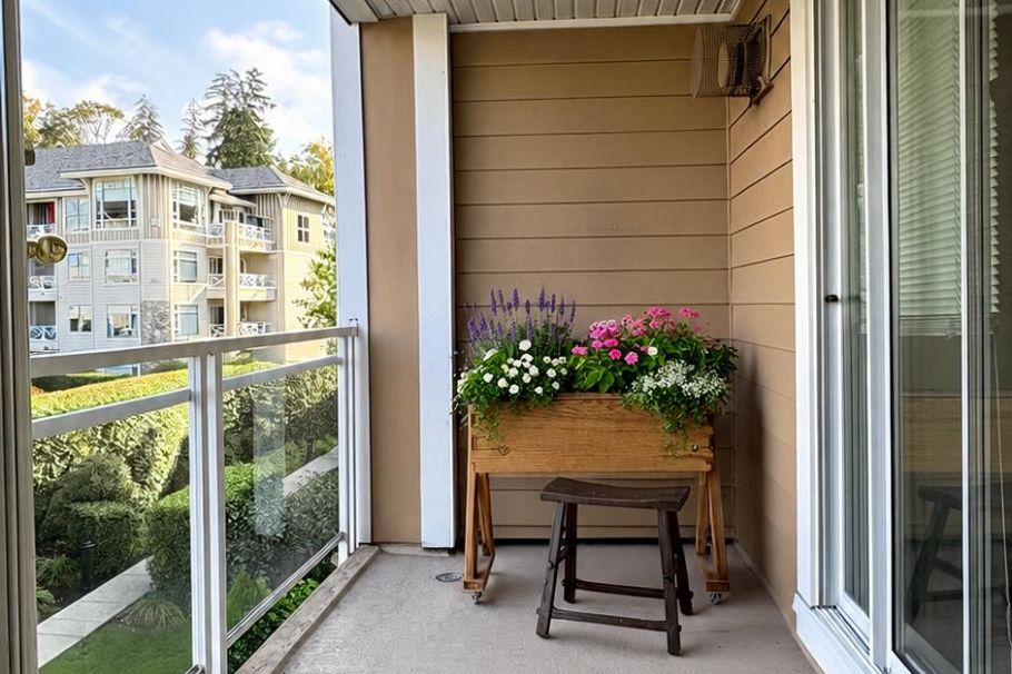 422 3629 Deercrest Drive North Vancouver, BC - 16