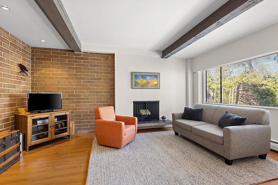 309 1535 Nelson Street Vancouver, BC - 2