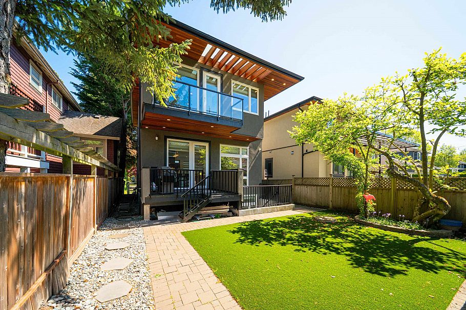 6007 Larch Street Vancouver, BC - 28