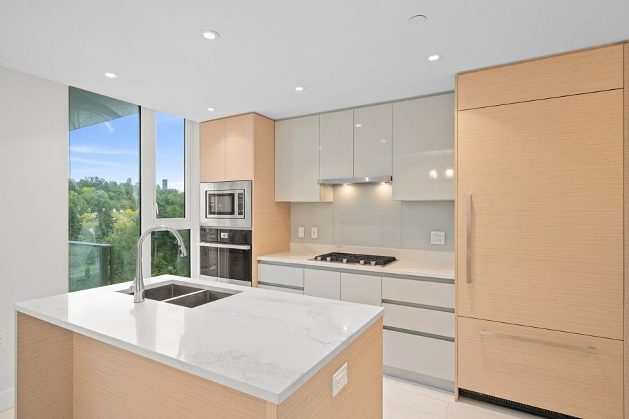 1302 3538 Sawmill Crescent Vancouver, BC - 2