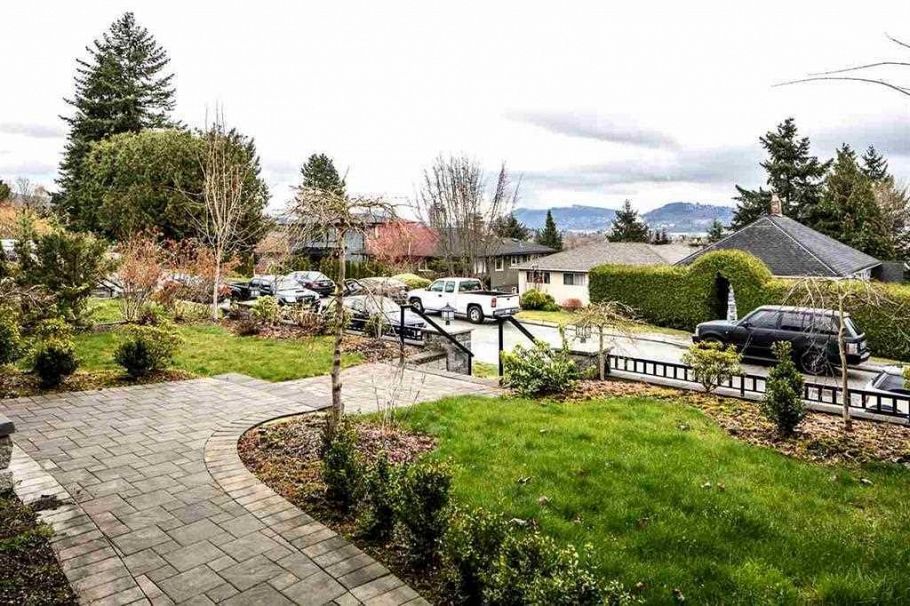 1132 Cloverley Street North Vancouver, BC - 17