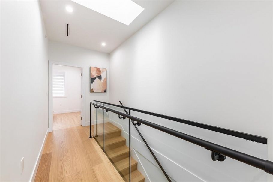 2975 E 42nd Avenue Vancouver, BC - 17