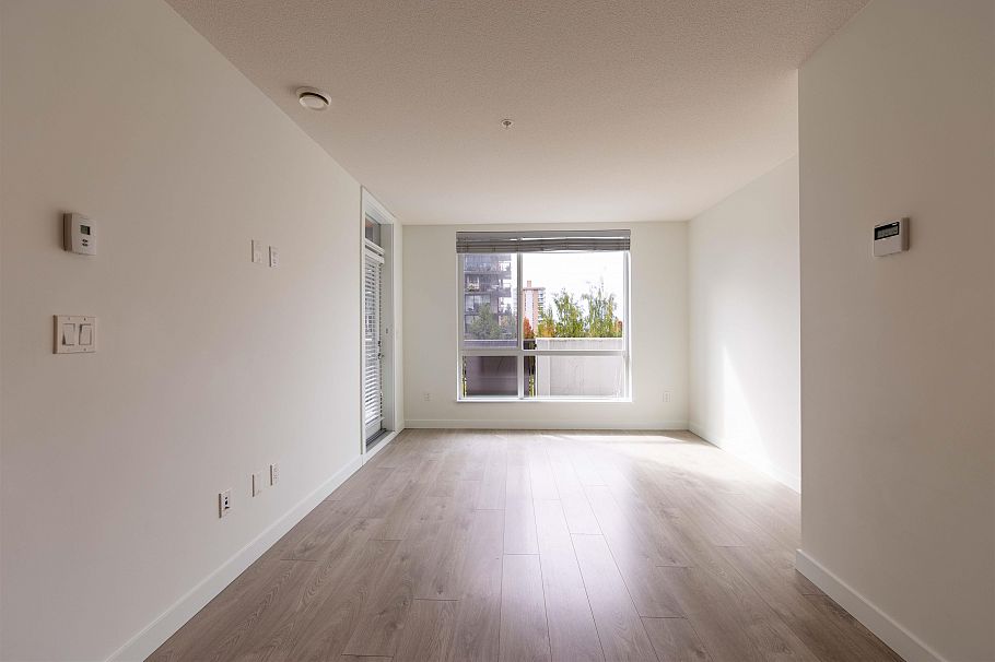 203 108 E 8th Street North Vancouver, BC - 2