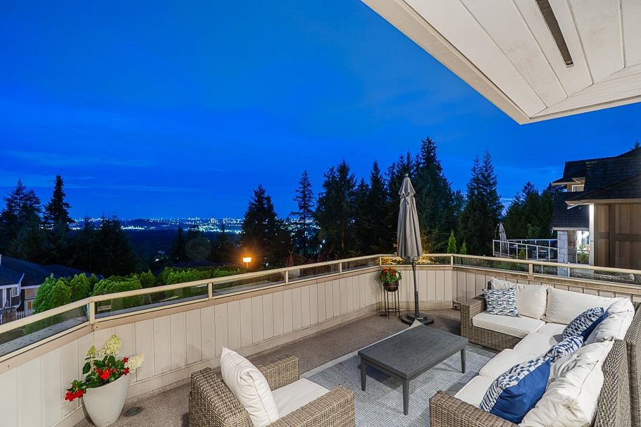 4153 Quarry Court North Vancouver, BC - 2