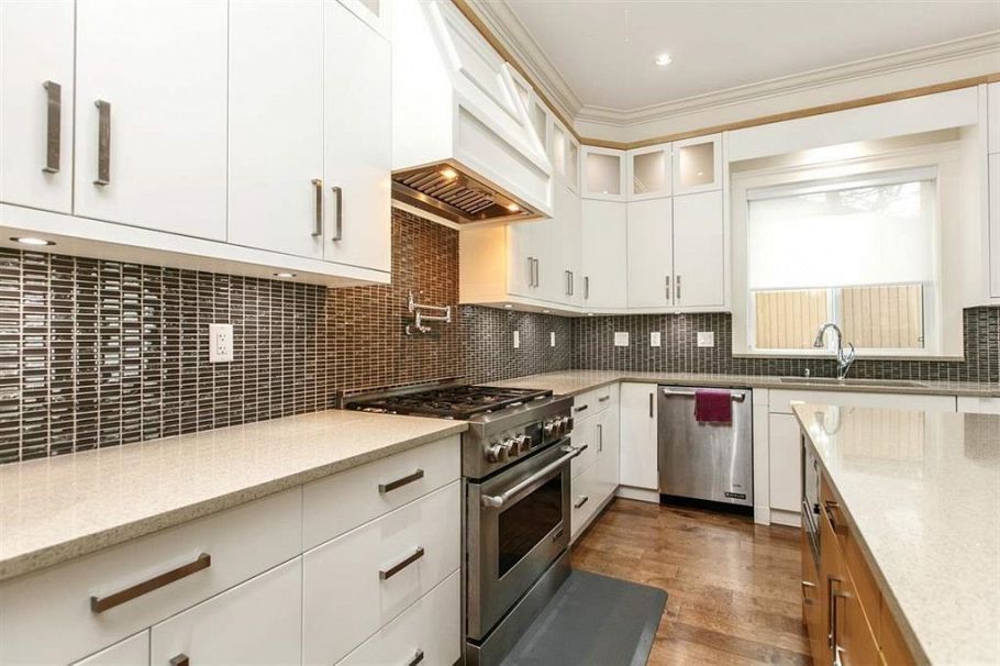 1132 Cloverley Street North Vancouver, BC - 7
