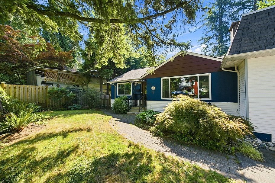 1611 Lynn Valley Road North Vancouver, BC - 3