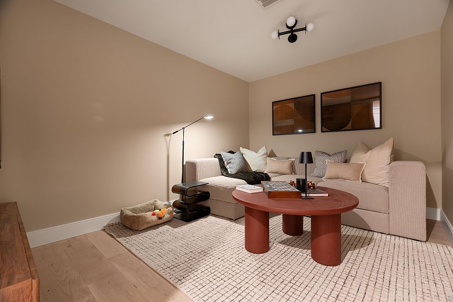 386 W 45th Avenue Vancouver, BC - 9