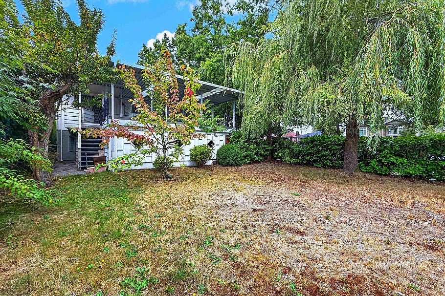3660 E 22nd Avenue Vancouver, BC - 3