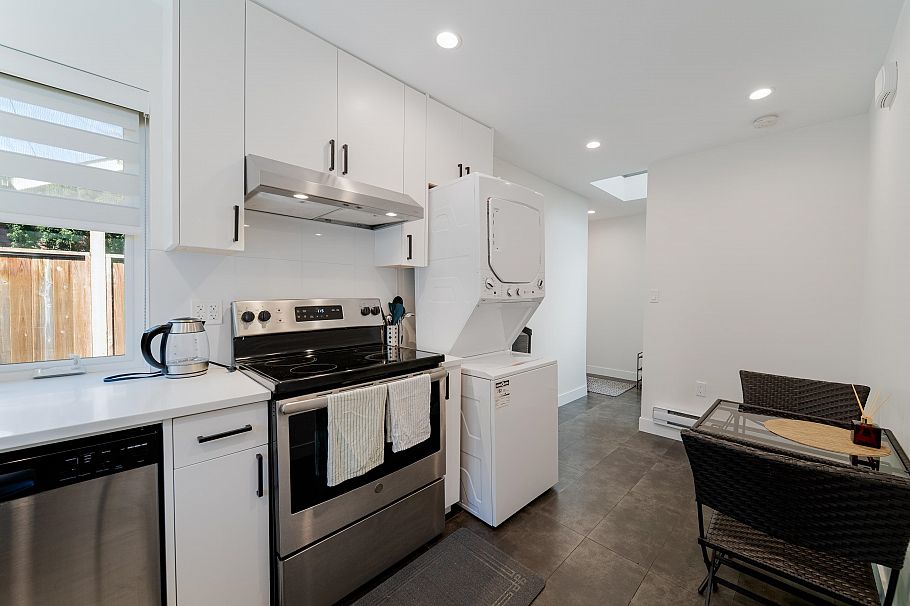 6007 Larch Street Vancouver, BC - 31