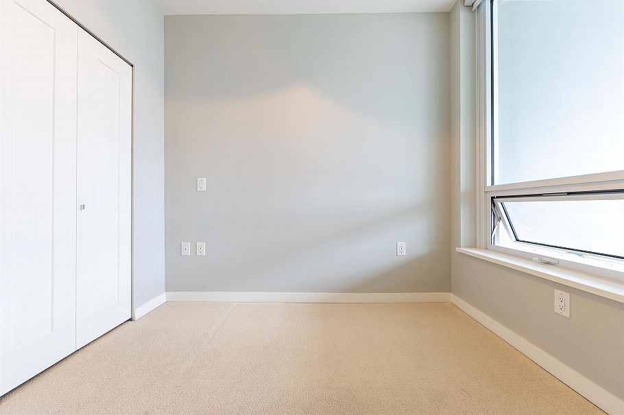 504 118 Carrie Cates Court North Vancouver, BC - 7