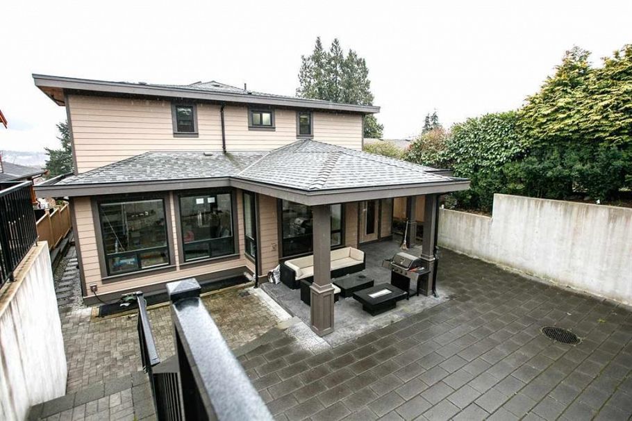 1132 Cloverley Street North Vancouver, BC - 16