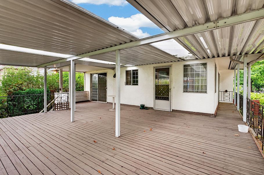 3660 E 22nd Avenue Vancouver, BC - 36