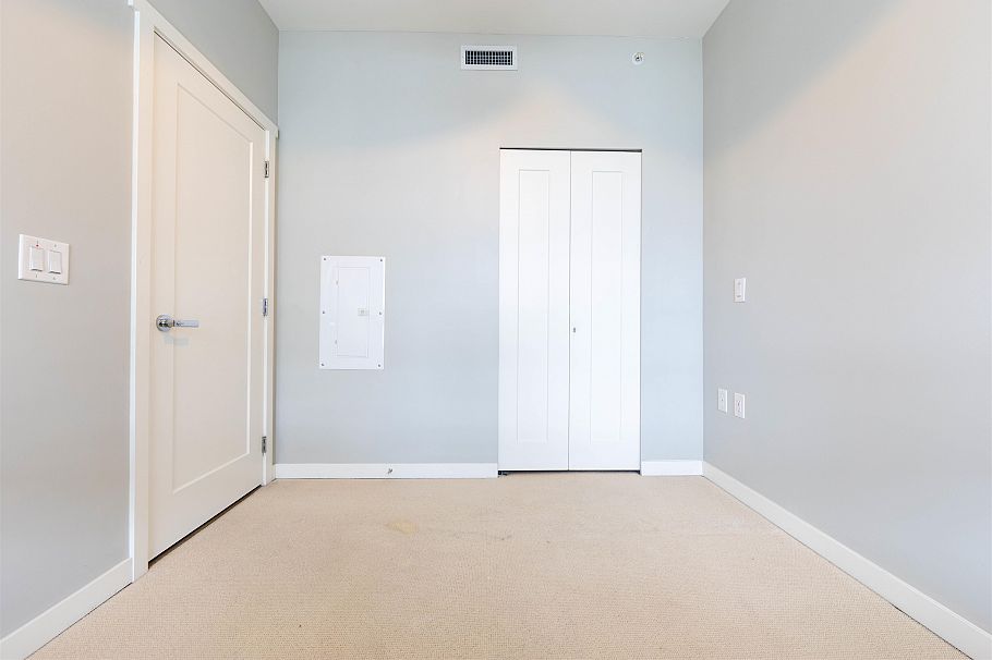 504 118 Carrie Cates Court North Vancouver, BC - 8