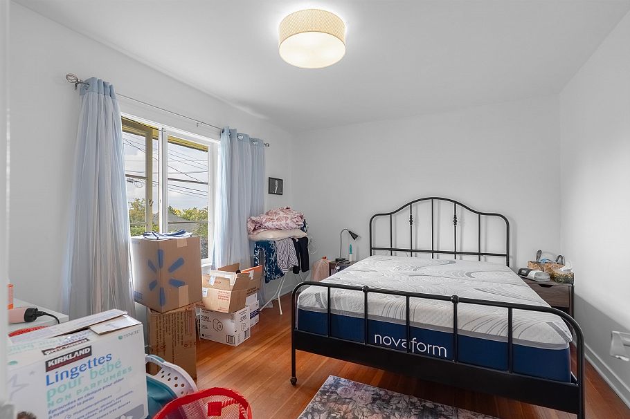 234 W St. James Road North Vancouver, BC - 24