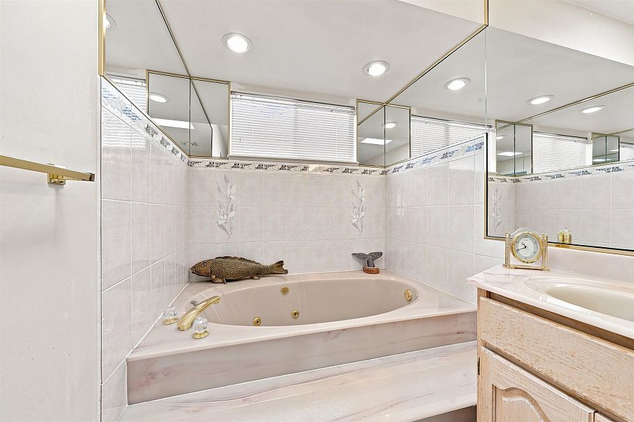 1708 Prestwick Drive Vancouver, BC - 33