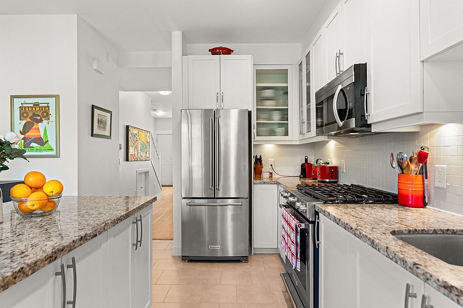 3 307 E 15th Street North Vancouver, BC - 16