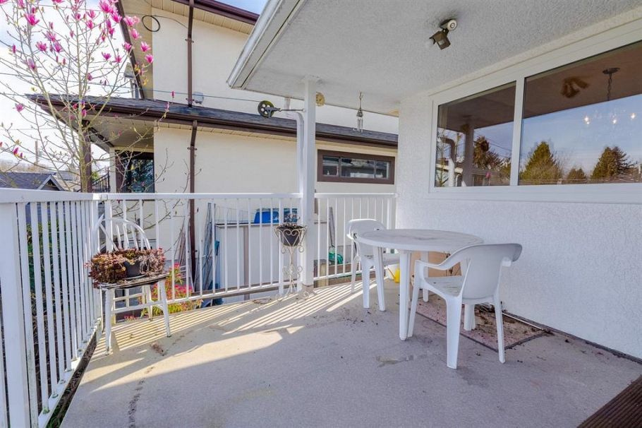 5482 Rhodes Street Vancouver, BC - 17