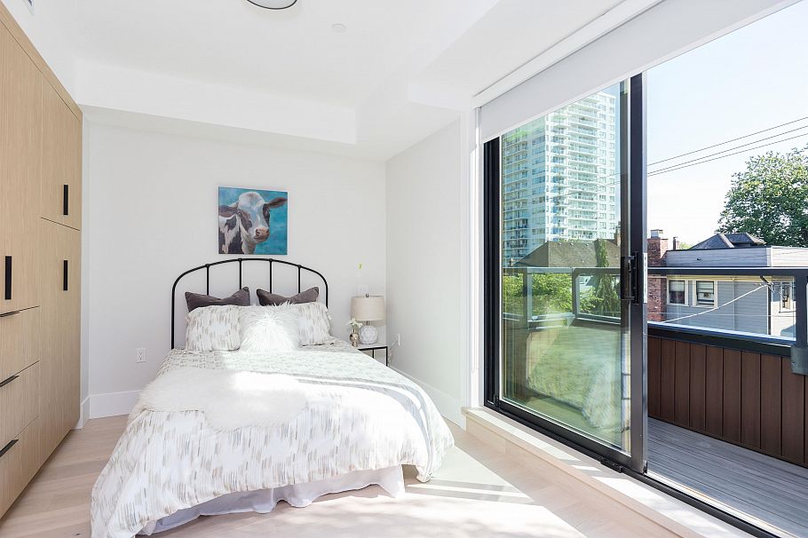 2 1152 Comox Street Vancouver, BC - 17