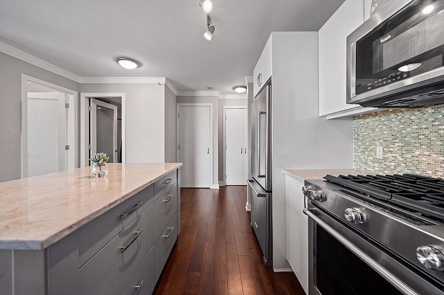1404 155 W 1st Street North Vancouver, BC - 10