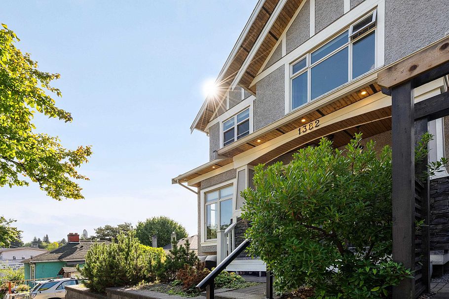 1382 E 17th Avenue Vancouver, BC - 19
