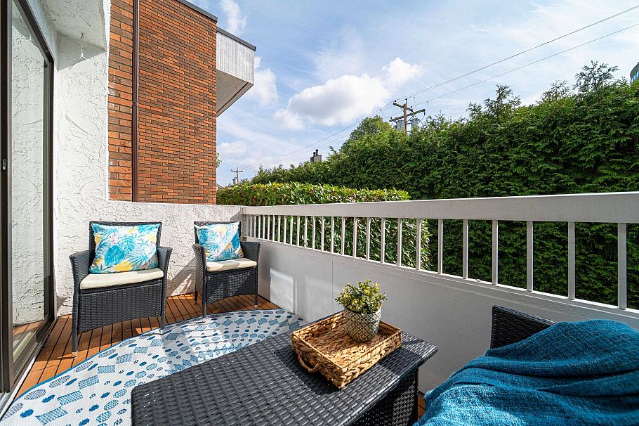 303 2450 Cornwall Avenue Vancouver, BC - 26