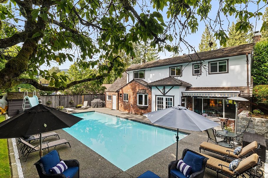 971 Canyon Boulevard North Vancouver, BC - 33