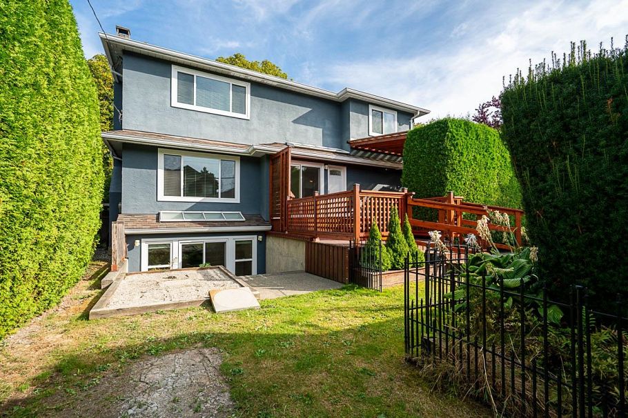 2308 W 14th Avenue Vancouver, BC - 36