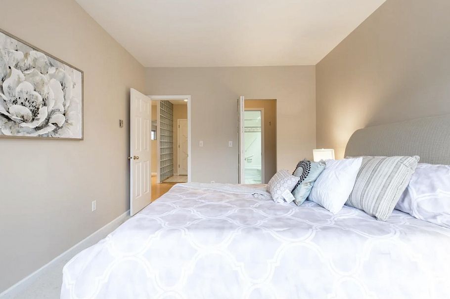 106 125 W 18th Street North Vancouver, BC - 14